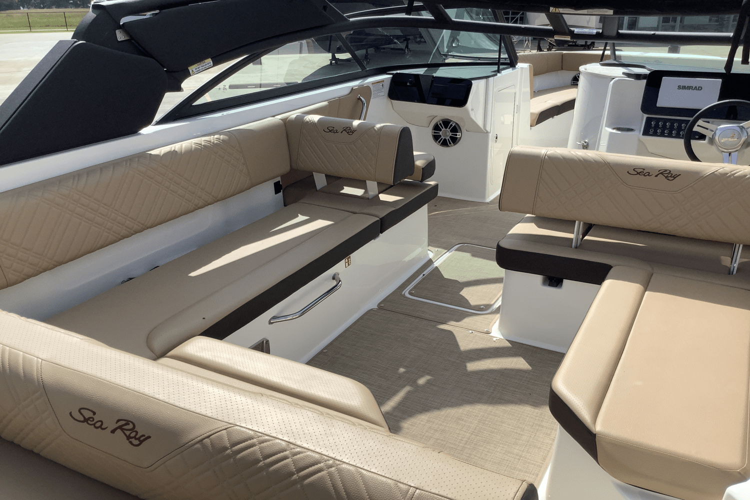 2025 Sea Ray SDX 270 Image Thumbnail #10