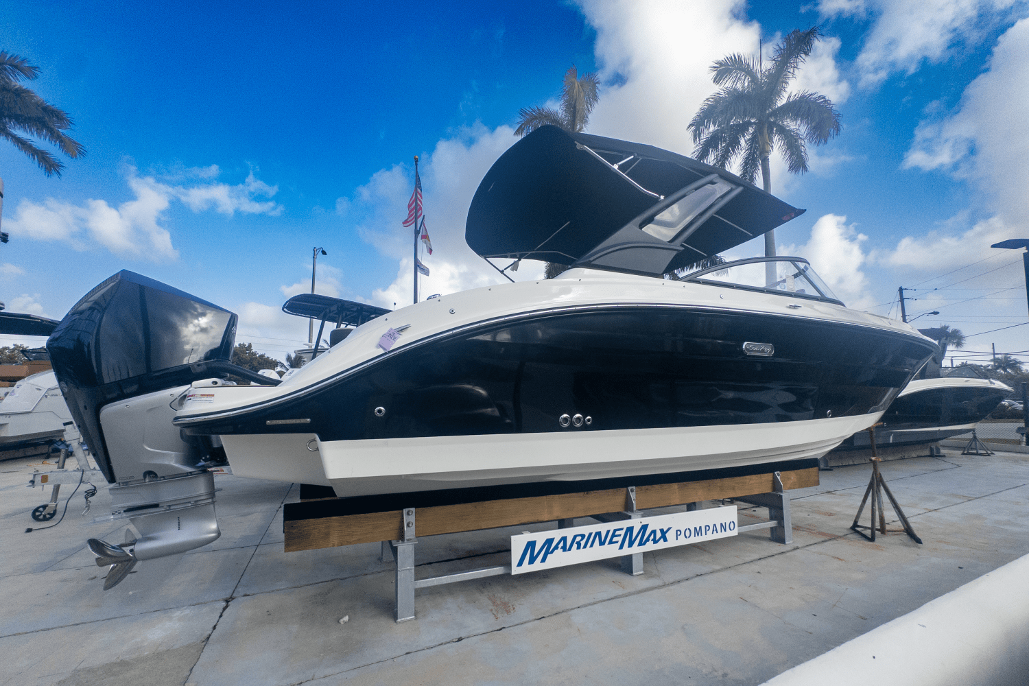 2025 Sea Ray SDX 250 Outboard Image Thumbnail #5