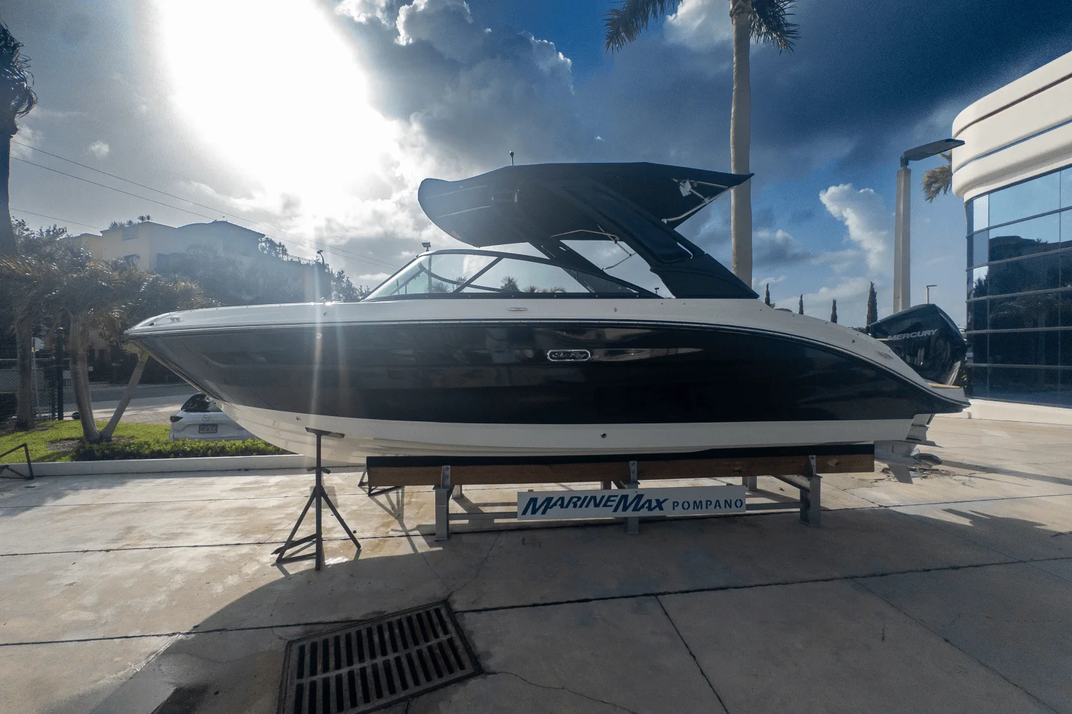 2025 Sea Ray SDX 250 Outboard Image Thumbnail #1