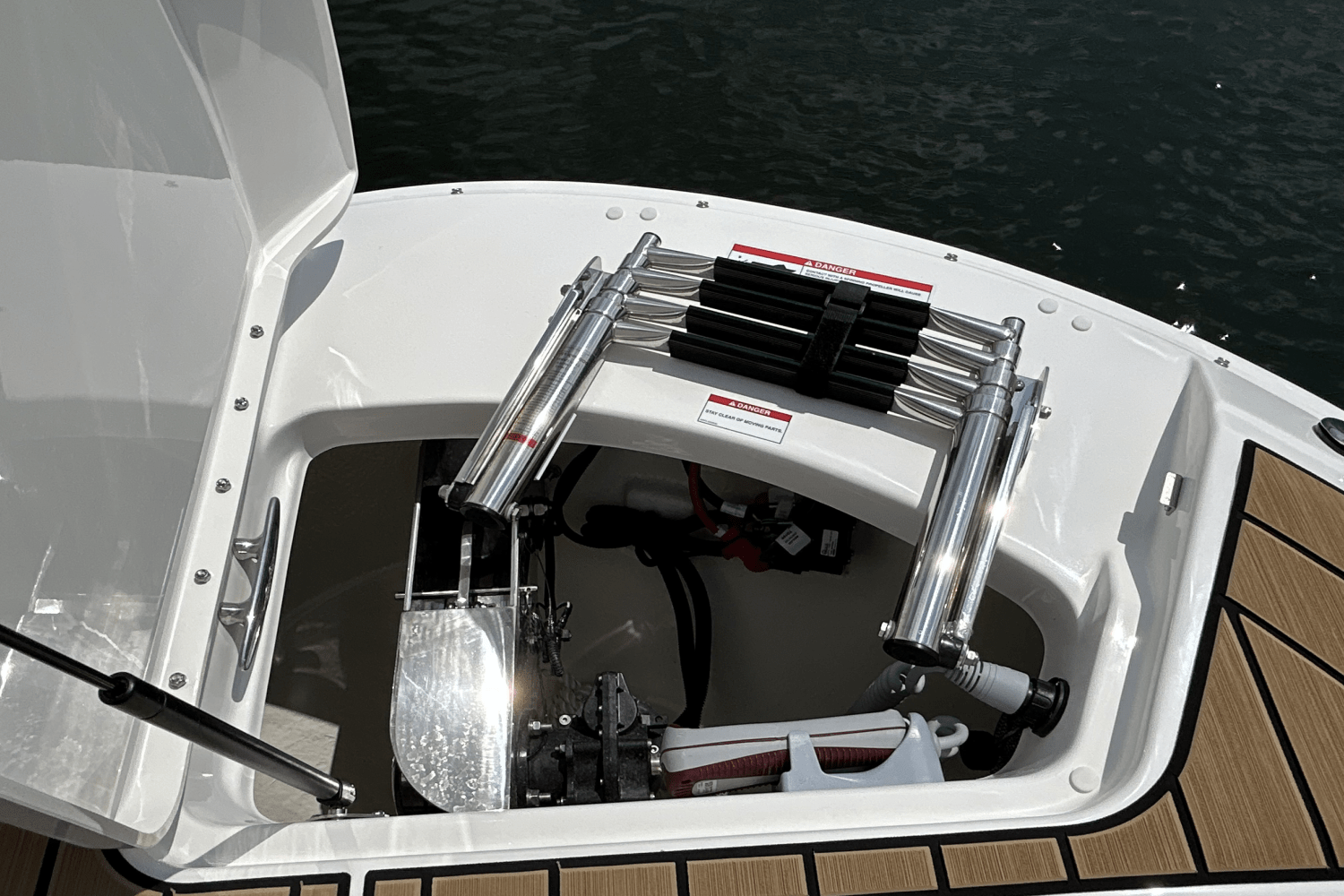 2025 Sea Ray SDX 270 Outboard Image Thumbnail #14