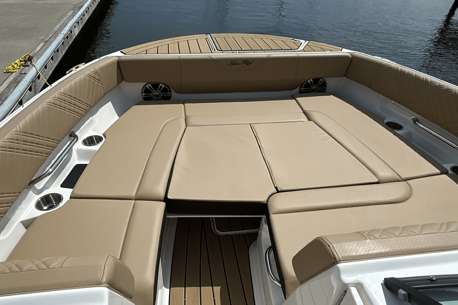 2025 Sea Ray SDX 270 Outboard Image Thumbnail #13