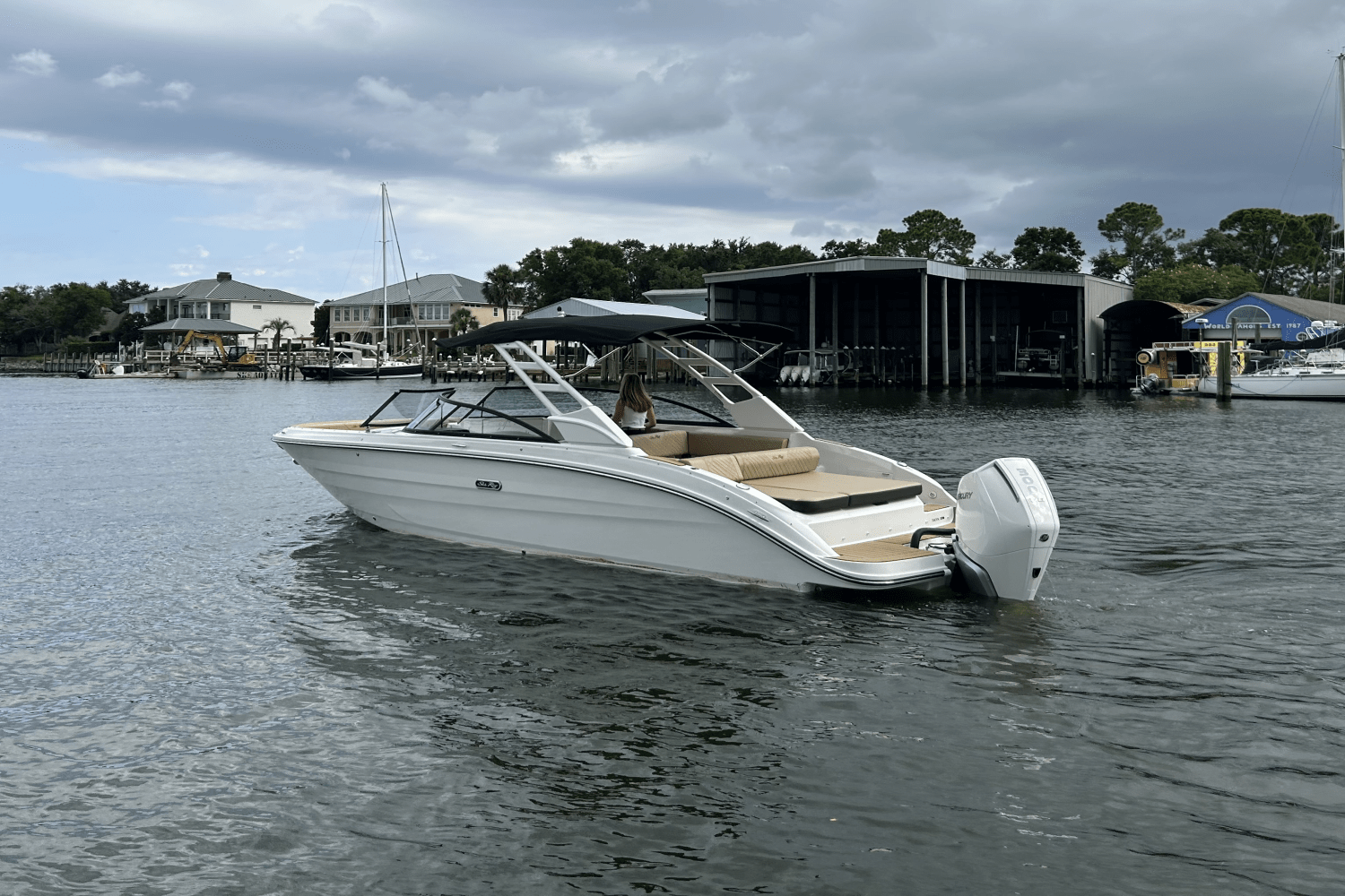 2025 Sea Ray SDX 270 Outboard Image Thumbnail #2