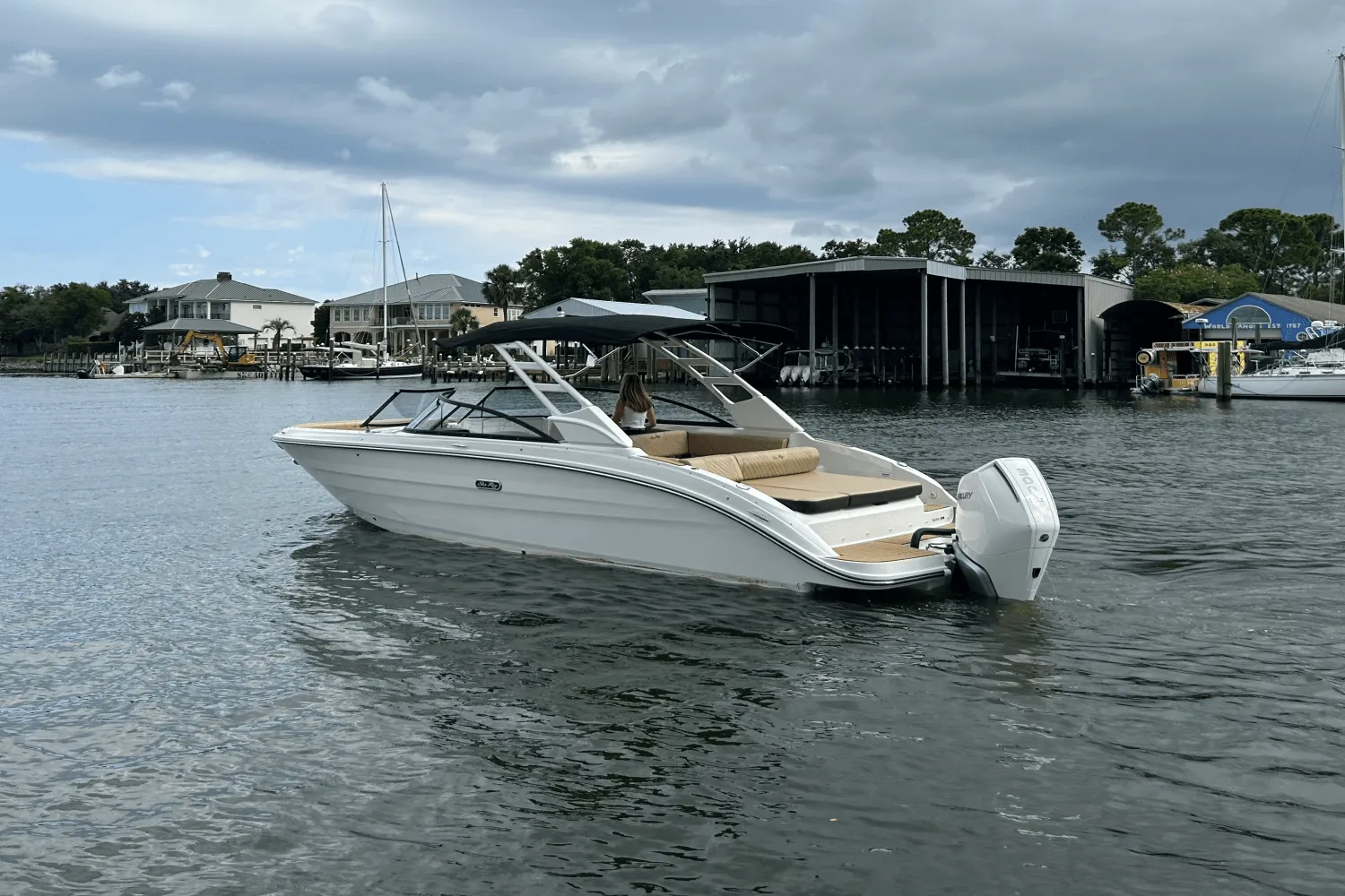 2025 Sea Ray SDX 270 Outboard Image Thumbnail #2