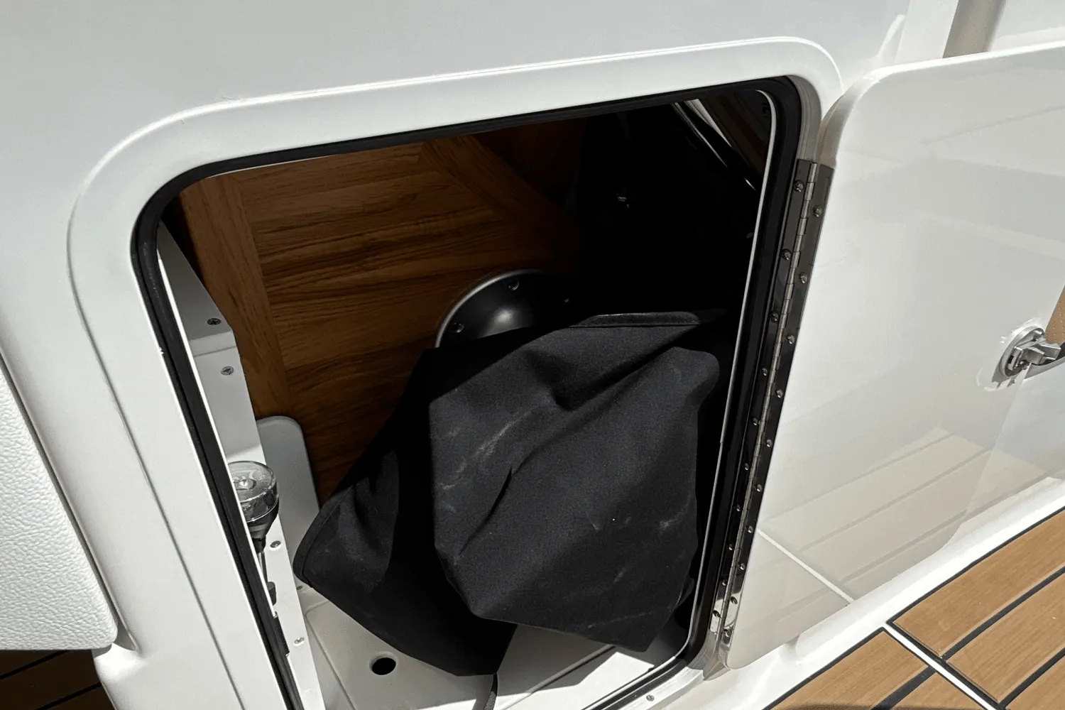 2025 Sea Ray SDX 270 Outboard Image Thumbnail #12