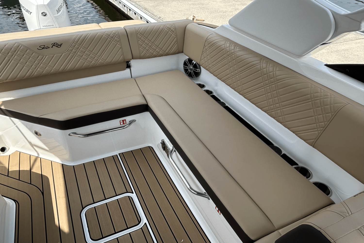 2025 Sea Ray SDX 270 Outboard Image Thumbnail #5