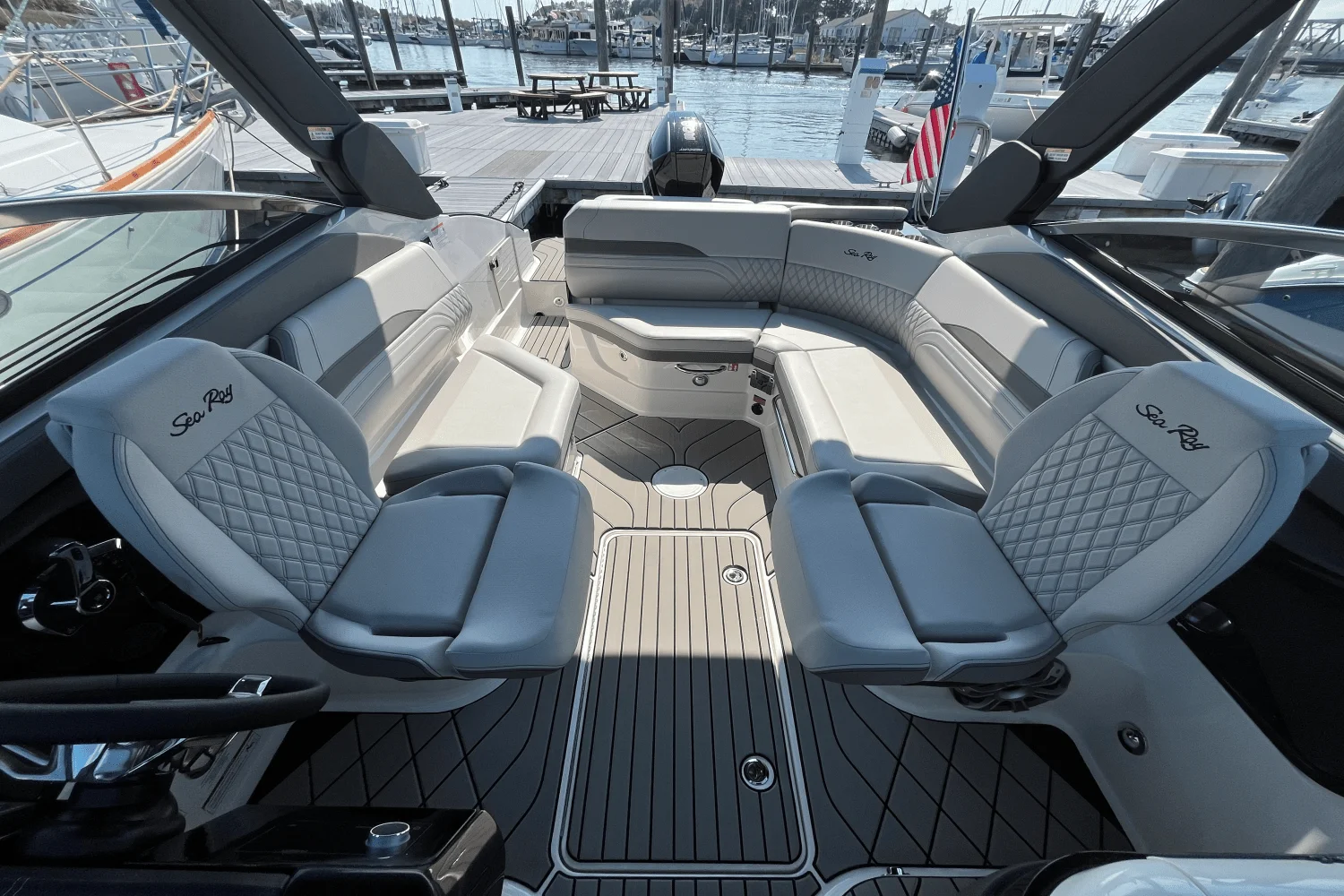 2025 Sea Ray SLX 260 Outboard Image Thumbnail #15