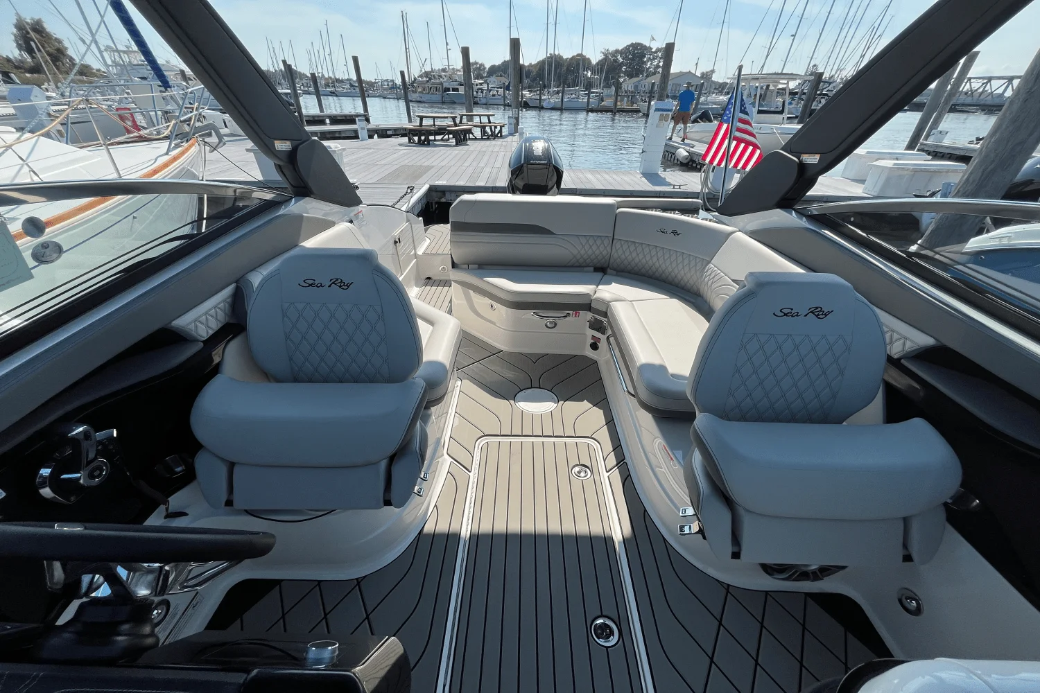 2025 Sea Ray SLX 260 Outboard Image Thumbnail #14