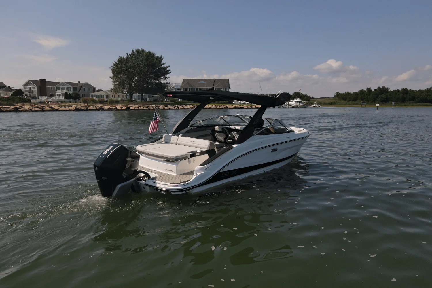 2025 Sea Ray SLX 260 Outboard Image Thumbnail #3