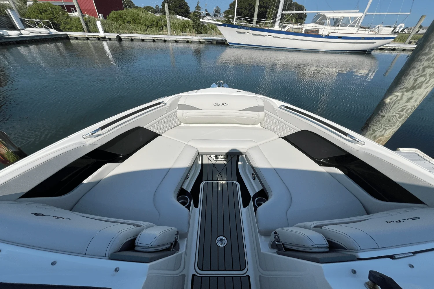 2025 Sea Ray SLX 260 Outboard Image Thumbnail #19