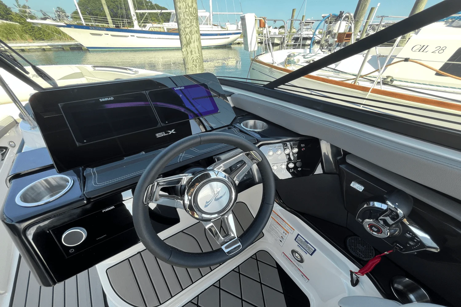 2025 Sea Ray SLX 260 Outboard Image Thumbnail #20