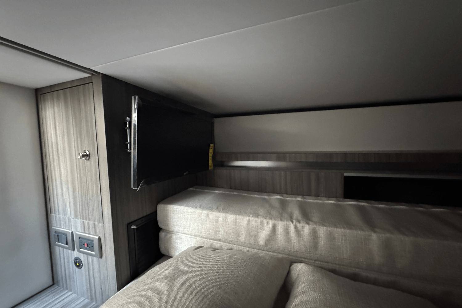 2025 Sea Ray Sundancer 320 Image Thumbnail #30