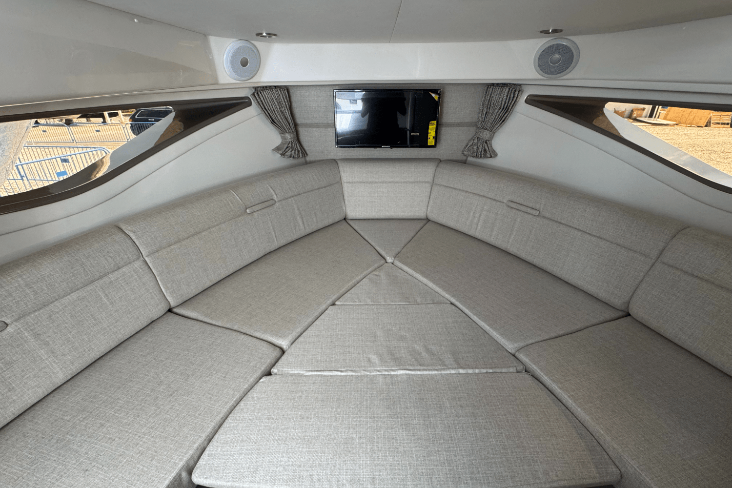 2025 Sea Ray Sundancer 320 Image Thumbnail #23