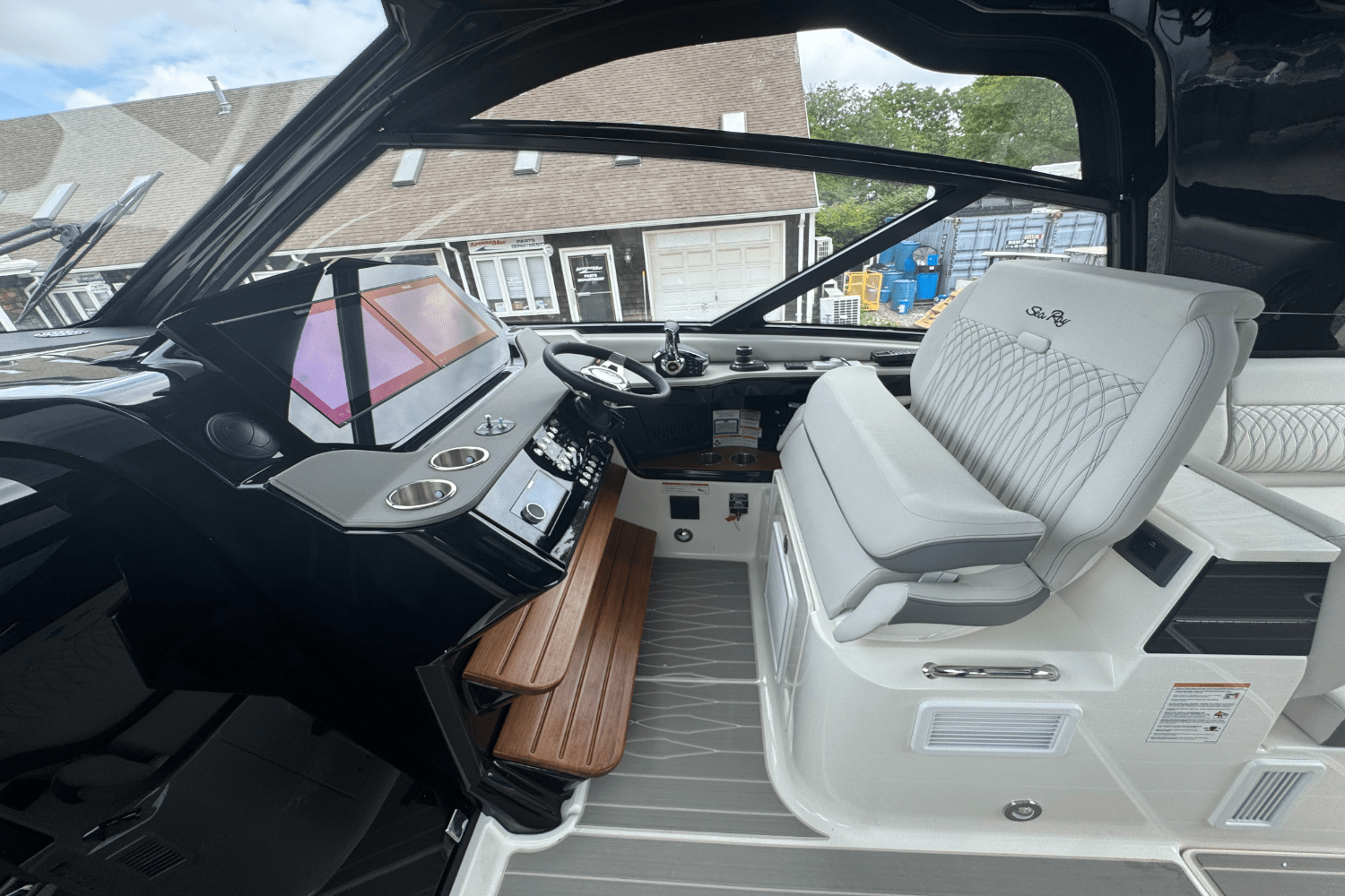 2025 Sea Ray Sundancer 370 Outboard Image Thumbnail #23
