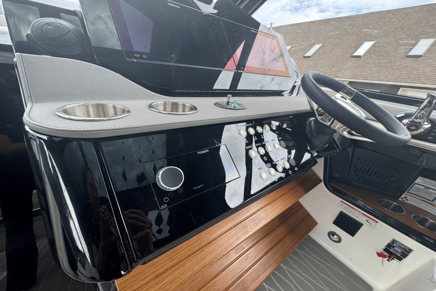 2025 Sea Ray Sundancer 370 Outboard Image Thumbnail #30
