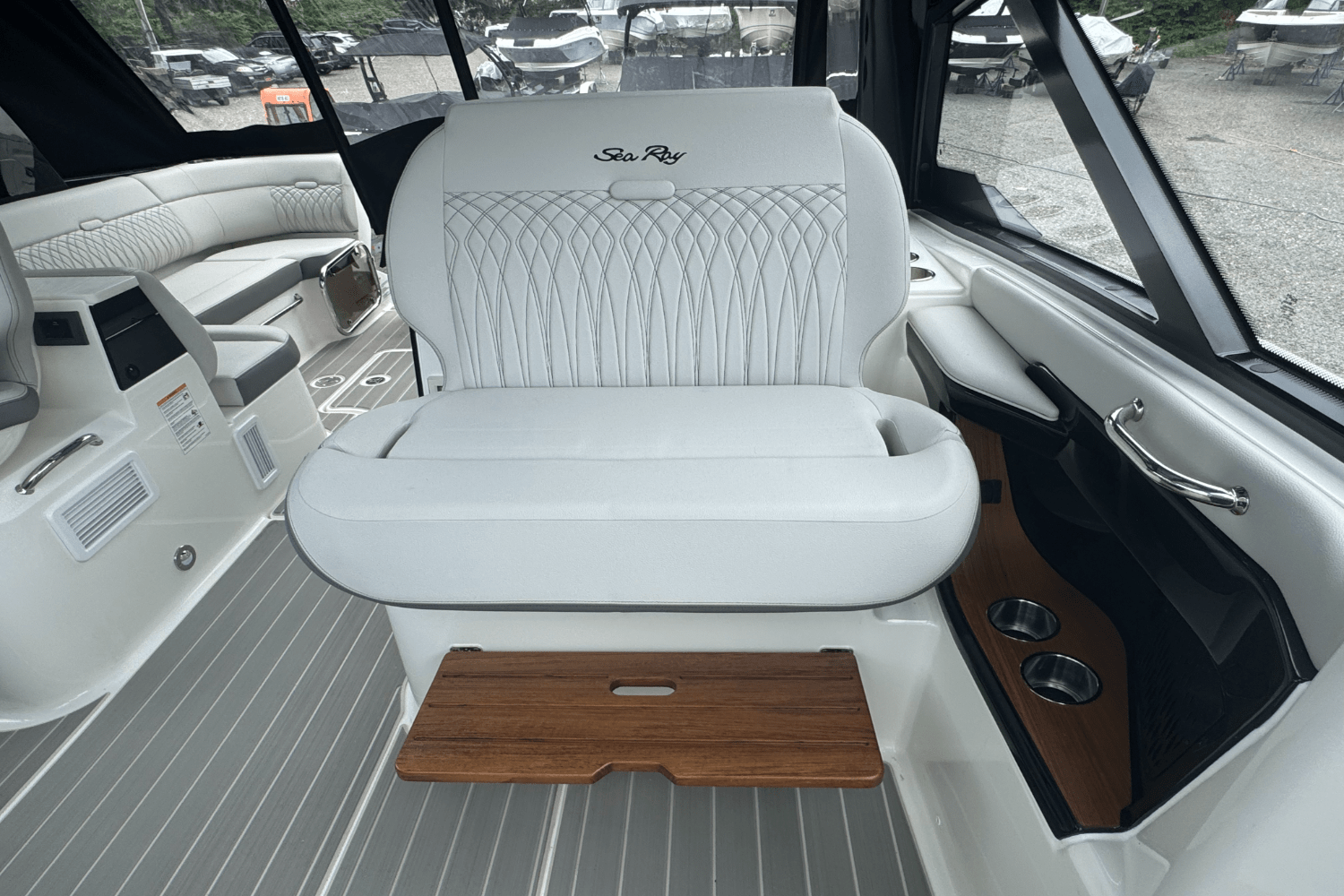 2025 Sea Ray Sundancer 370 Outboard Image Thumbnail #22
