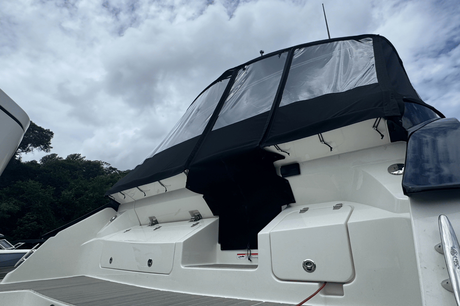 2025 Sea Ray Sundancer 370 Outboard Image Thumbnail #4