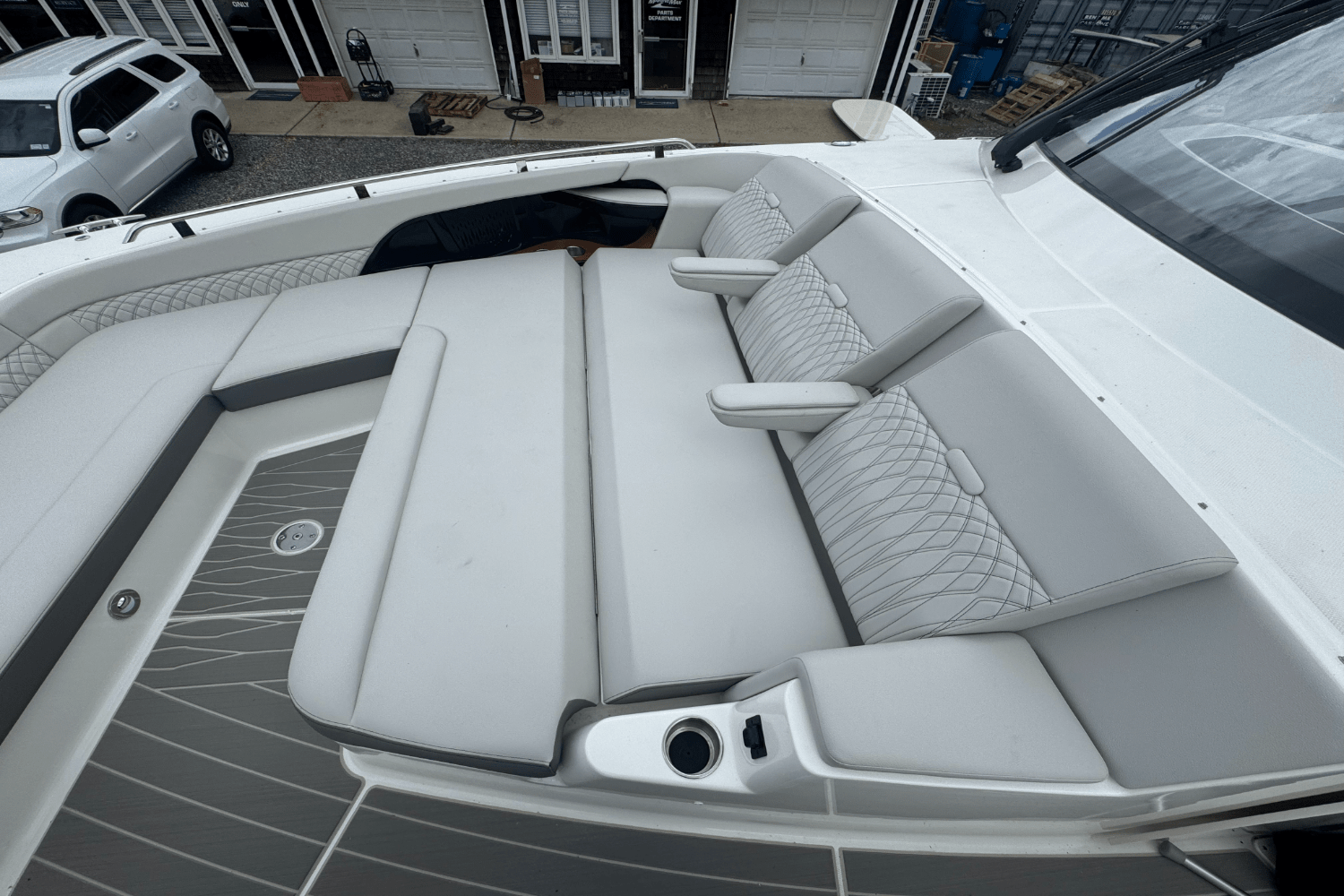 2025 Sea Ray Sundancer 370 Outboard Image Thumbnail #58