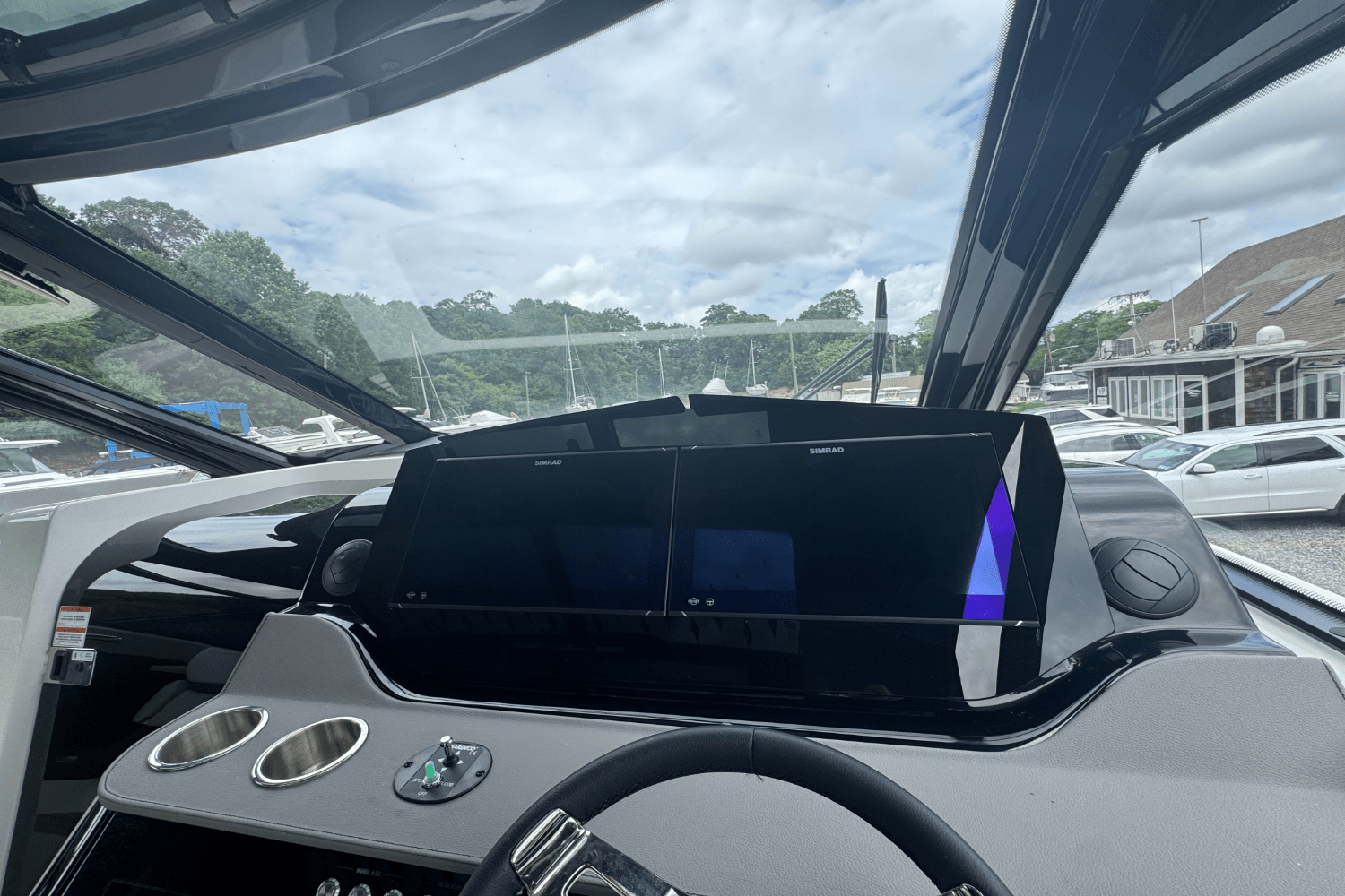 2025 Sea Ray Sundancer 370 Outboard Image Thumbnail #29