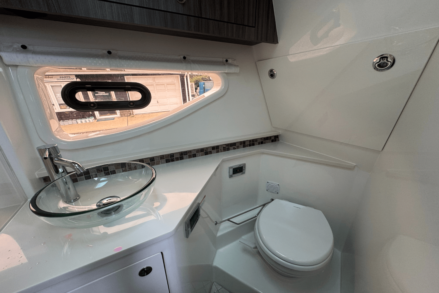 2025 Sea Ray Sundancer 370 Outboard Image Thumbnail #53