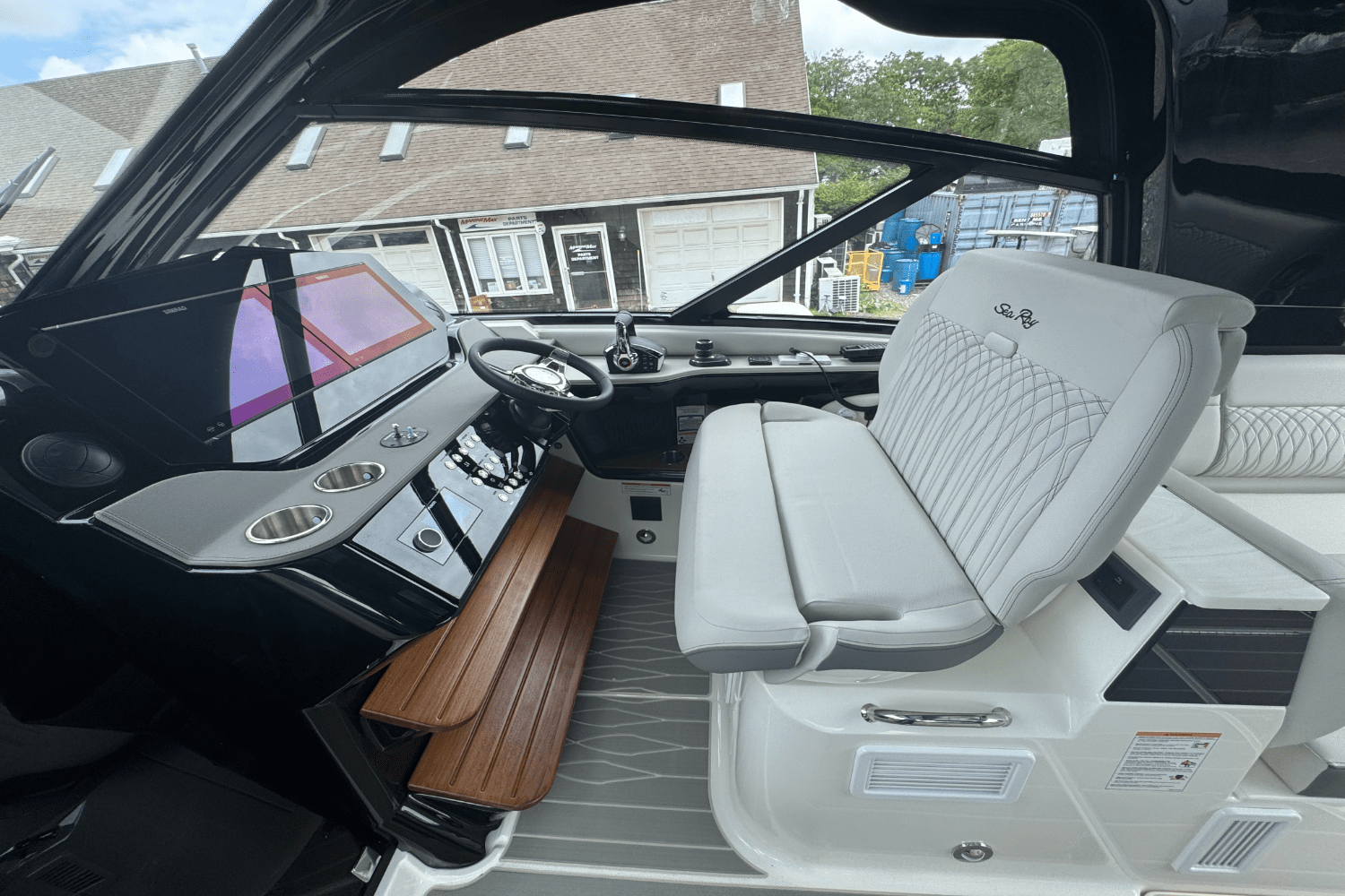2025 Sea Ray Sundancer 370 Outboard Image Thumbnail #24