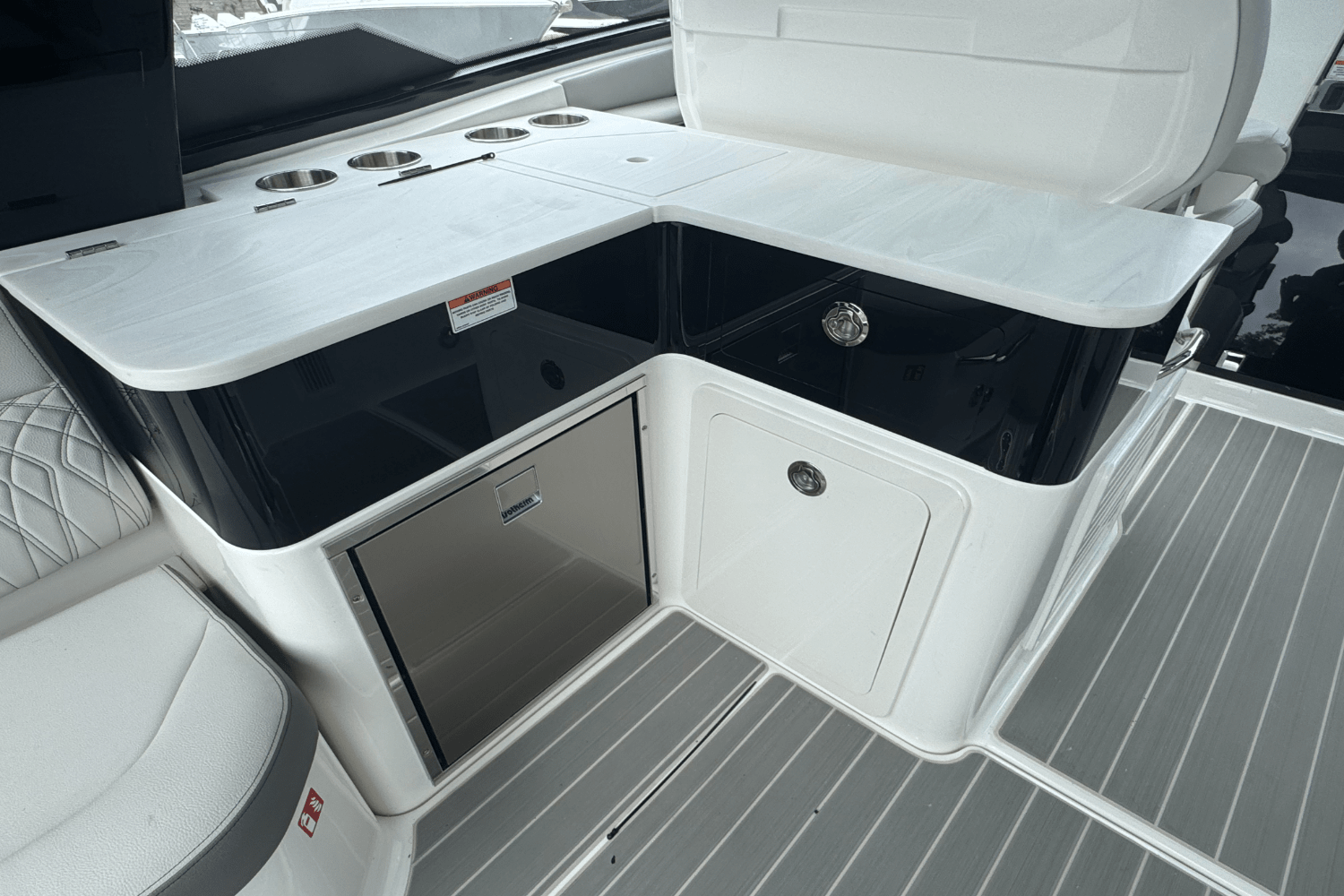 2025 Sea Ray Sundancer 370 Outboard Image Thumbnail #14
