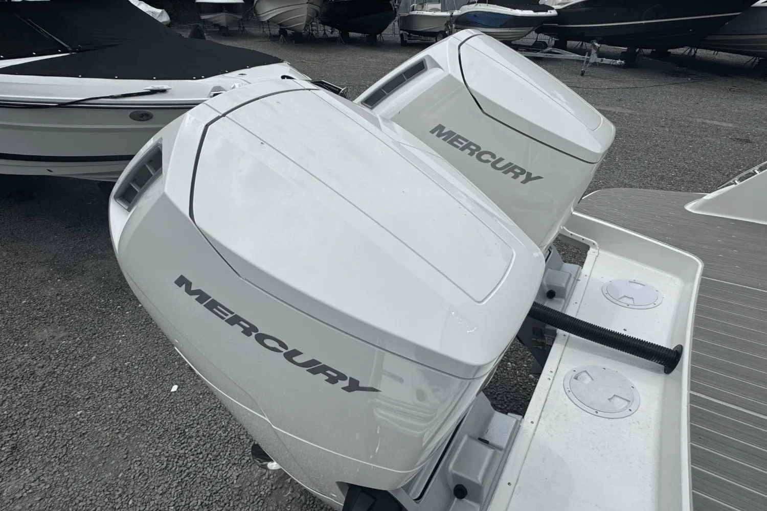 2025 Sea Ray Sundancer 370 Outboard Image Thumbnail #5