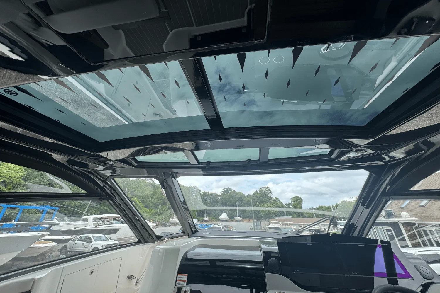 2025 Sea Ray Sundancer 370 Outboard Image Thumbnail #32