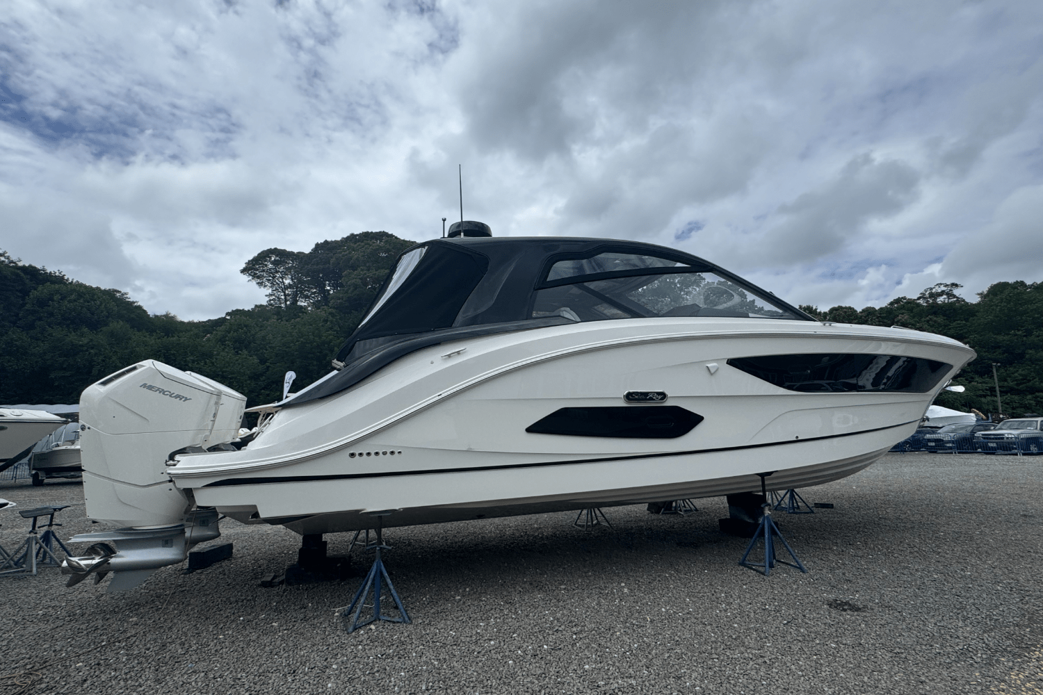 2025 Sea Ray Sundancer 370 Outboard Image Thumbnail #2