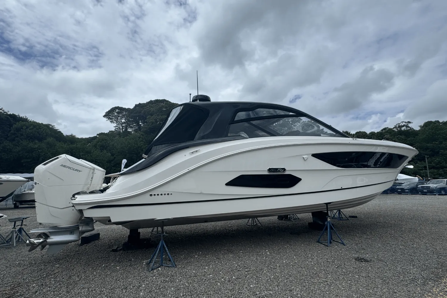 2025 Sea Ray Sundancer 370 Outboard Image Thumbnail #2