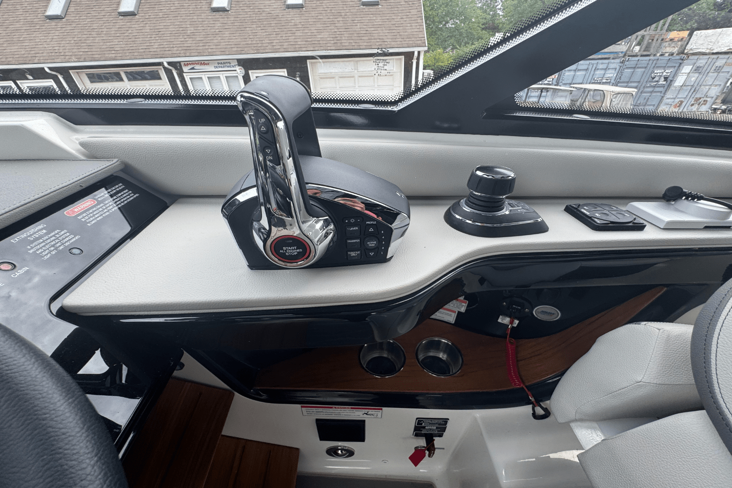 2025 Sea Ray Sundancer 370 Outboard Image Thumbnail #26