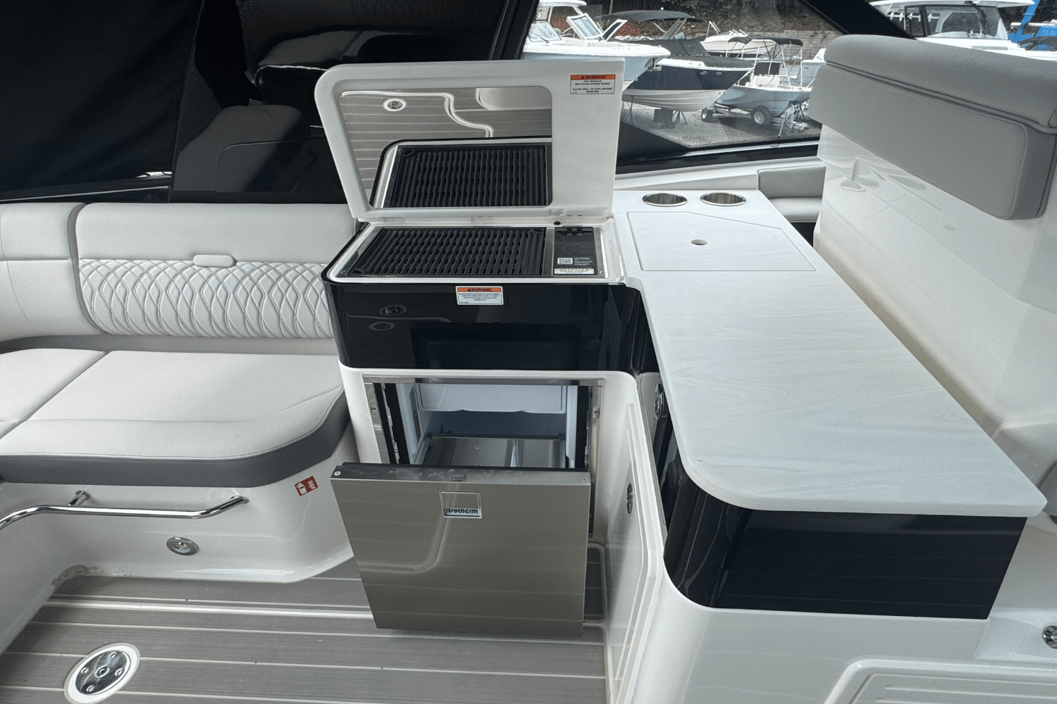 2025 Sea Ray Sundancer 370 Outboard Image Thumbnail #15