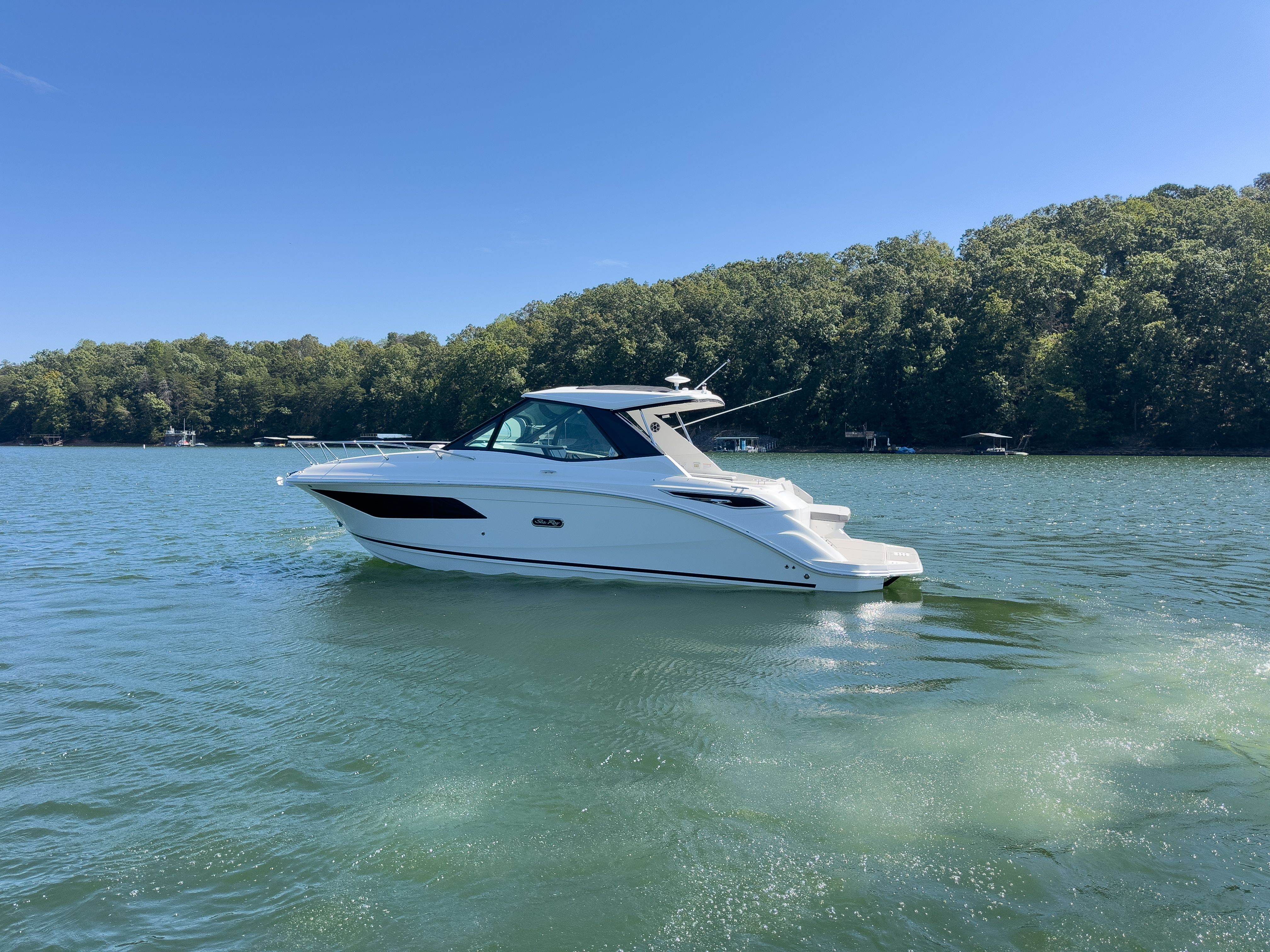 2026 Sea Ray Sundancer 320 Image Thumbnail #9