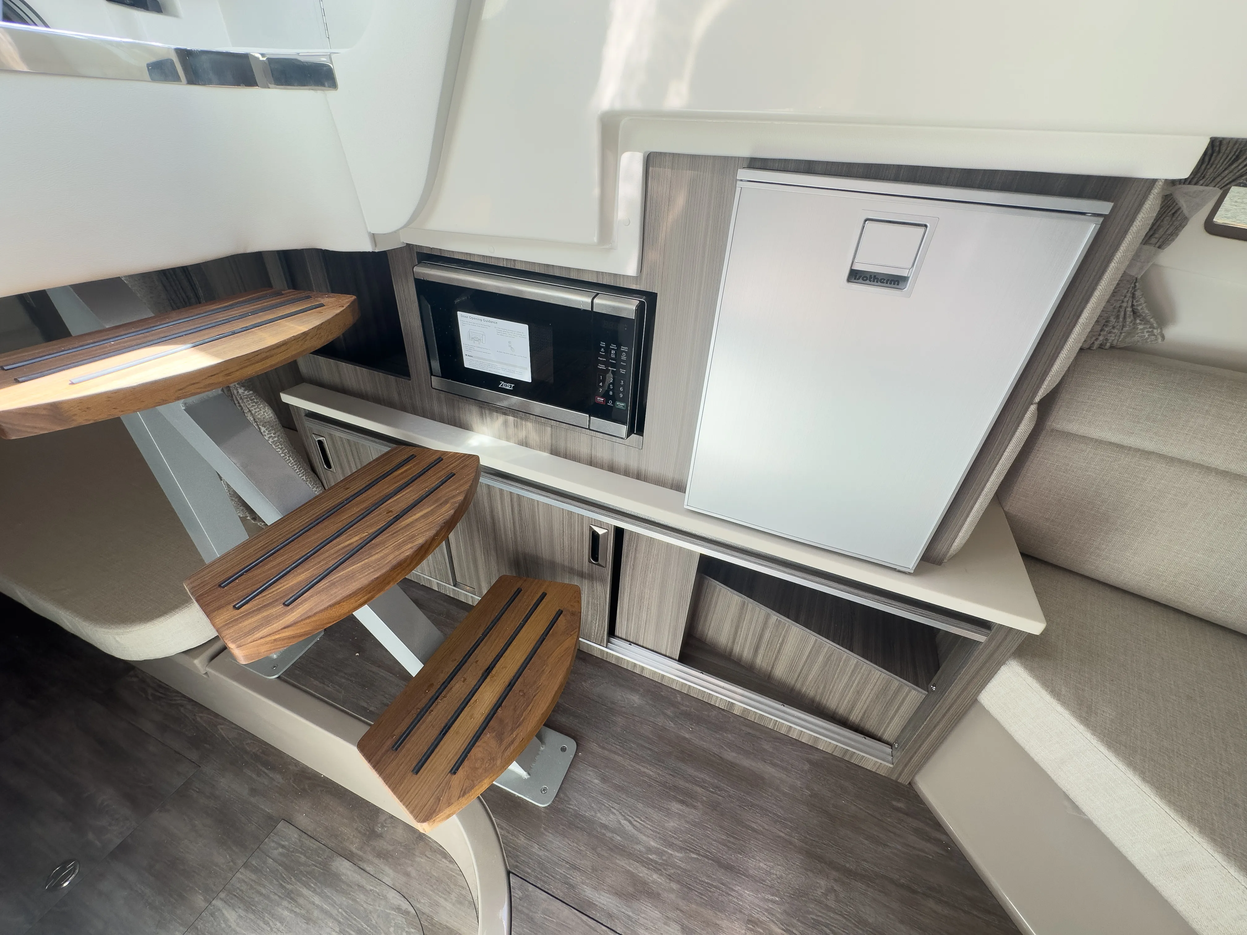 2026 Sea Ray Sundancer 320 Image Thumbnail #13