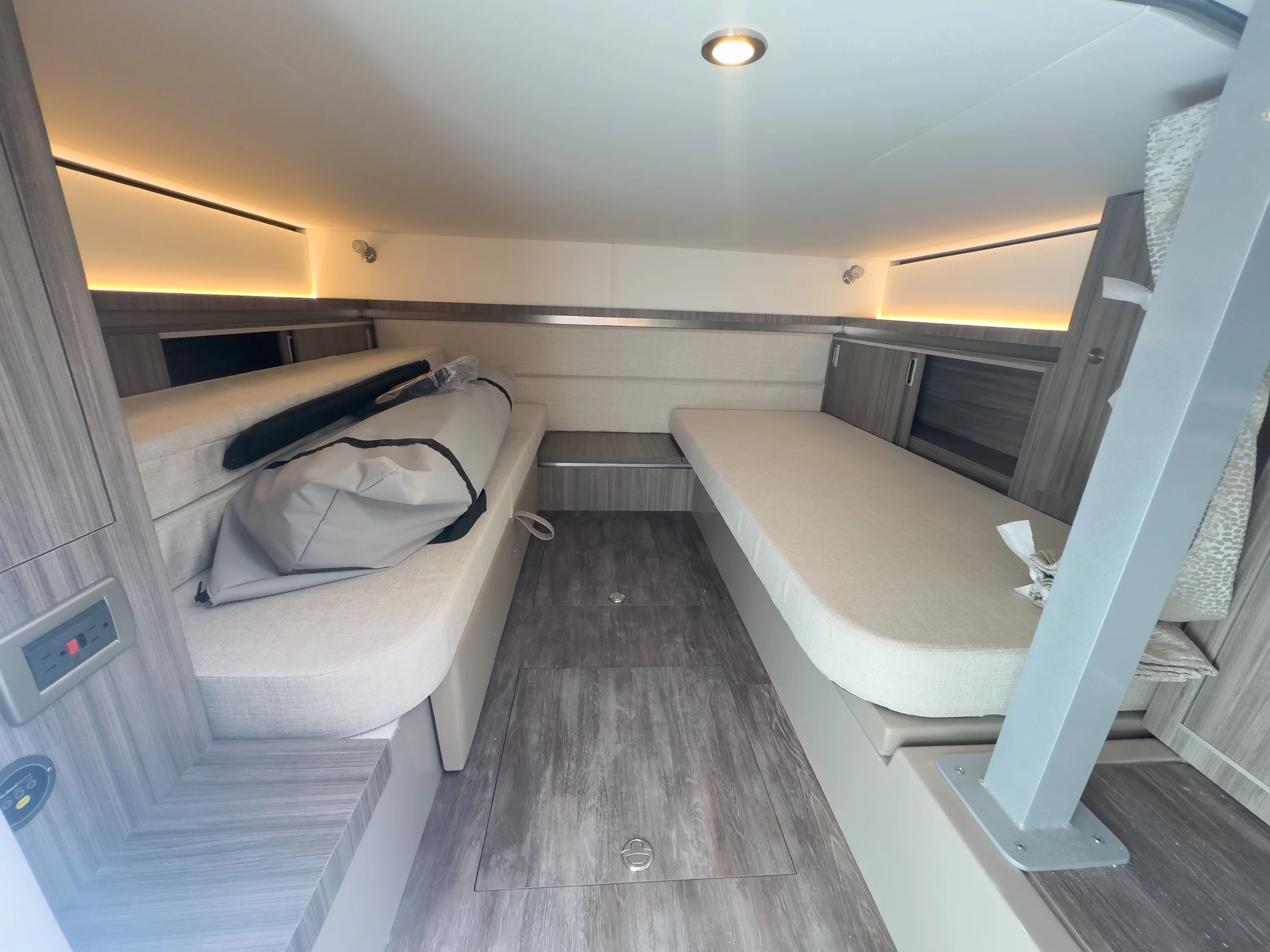 2026 Sea Ray Sundancer 320 Image Thumbnail #14