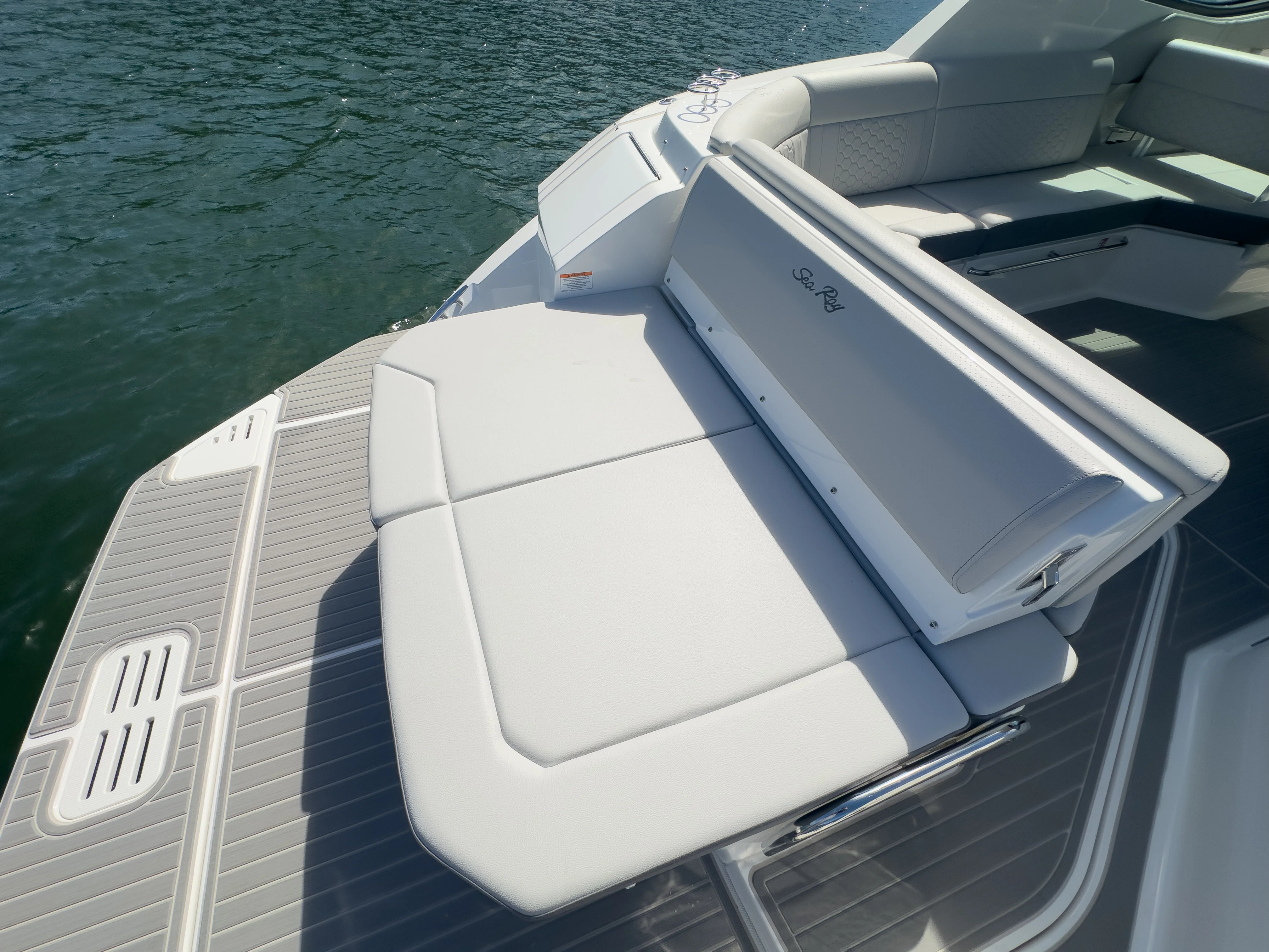 2026 Sea Ray Sundancer 320 Image Thumbnail #31