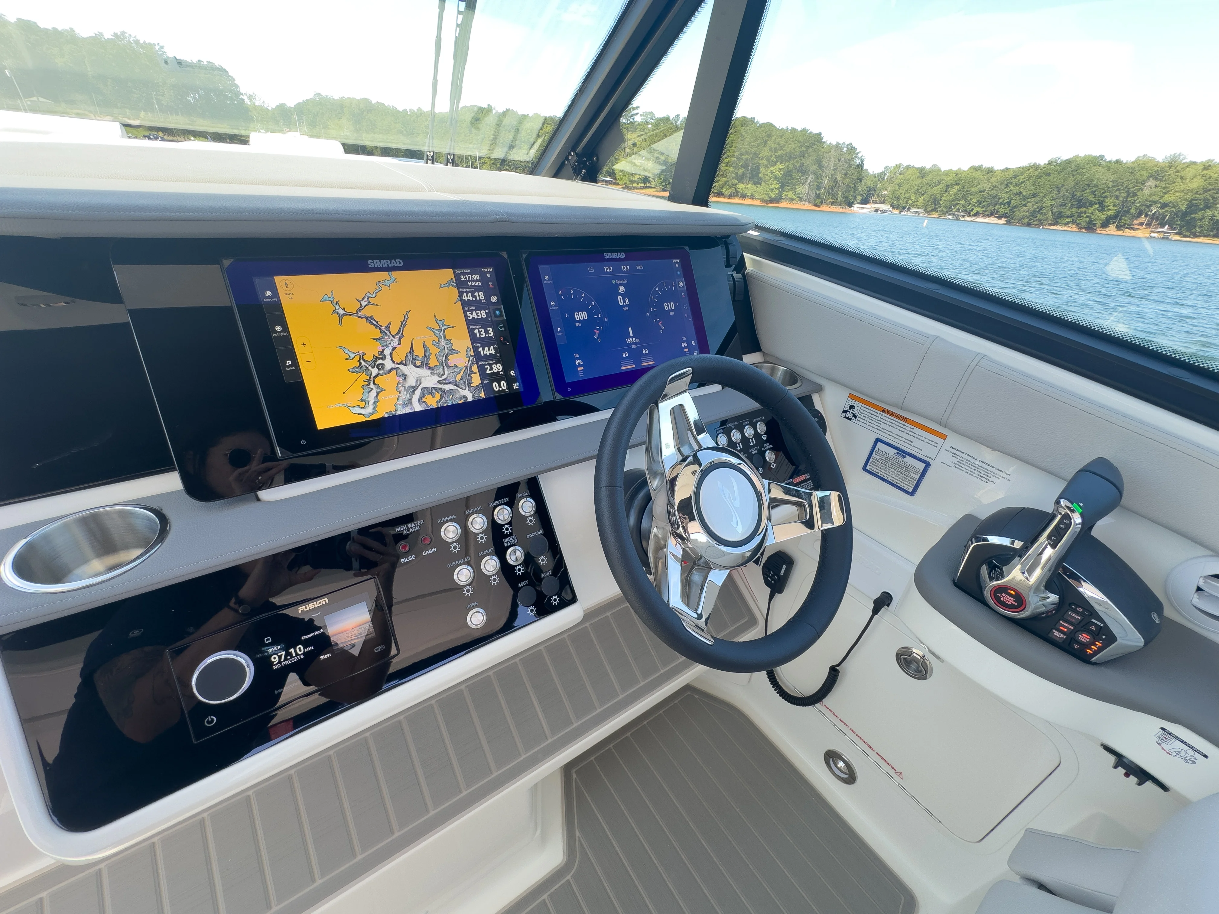 2026 Sea Ray Sundancer 320 Image Thumbnail #25