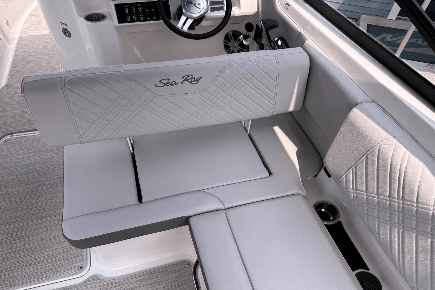 2025 Sea Ray SDX 250 Outboard Image Thumbnail #39
