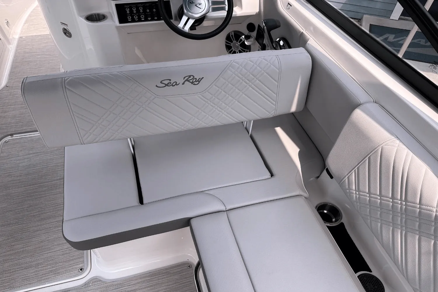 2025 Sea Ray SDX 250 Outboard Image Thumbnail #39