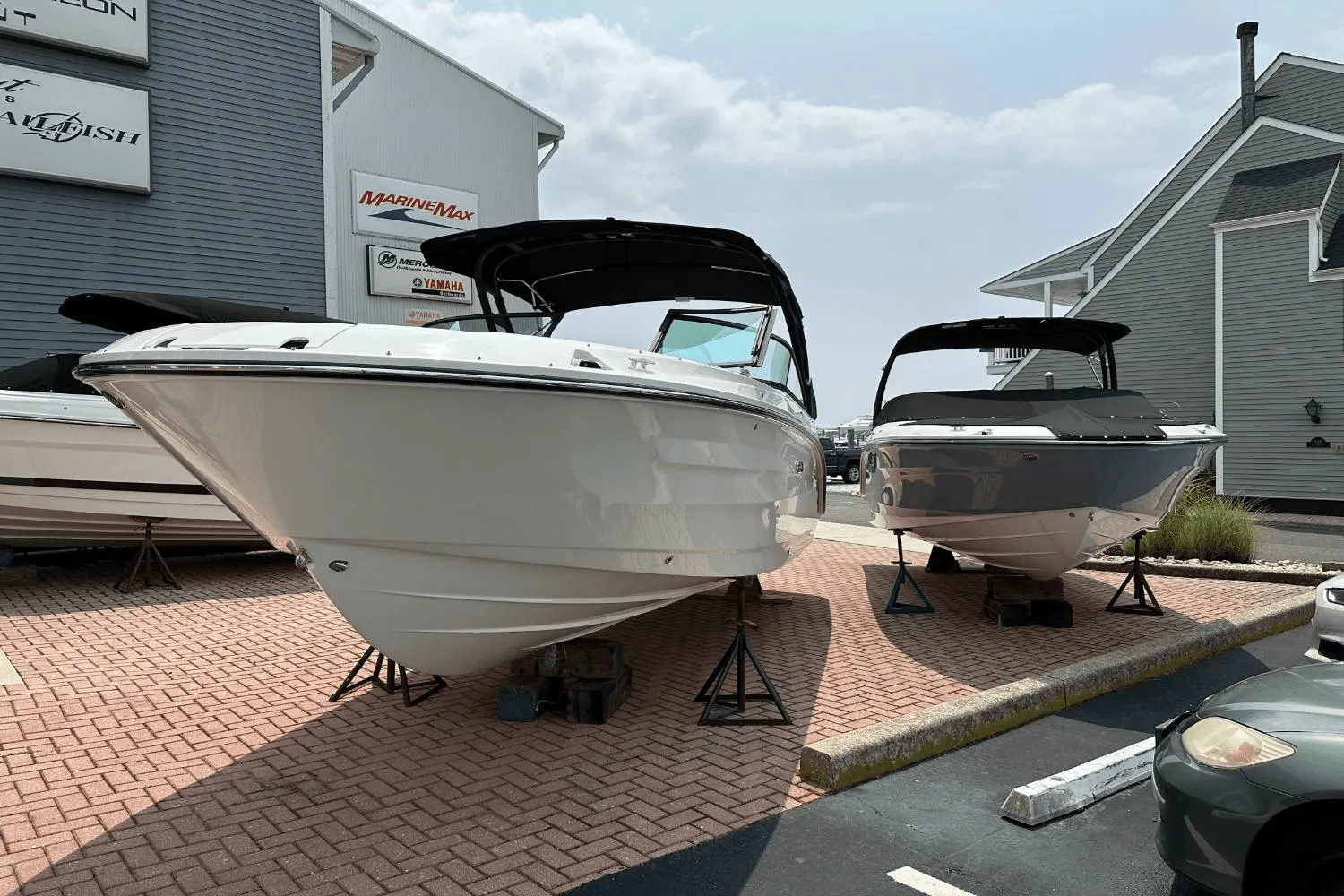 2025 Sea Ray SDX 250 Outboard Image Thumbnail #3