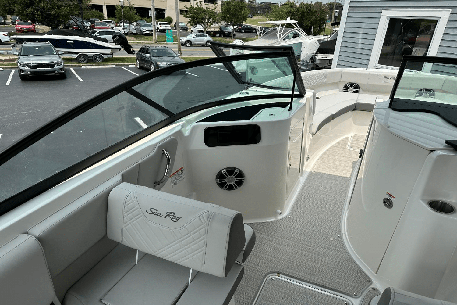 2025 Sea Ray SDX 250 Outboard Image Thumbnail #43