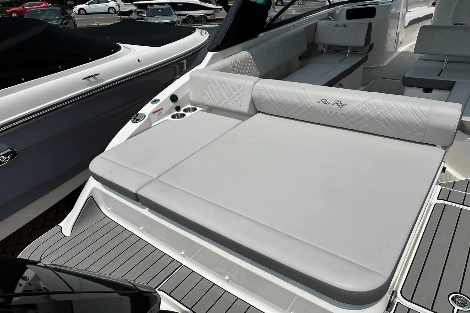 2025 Sea Ray SDX 250 Outboard Image Thumbnail #17