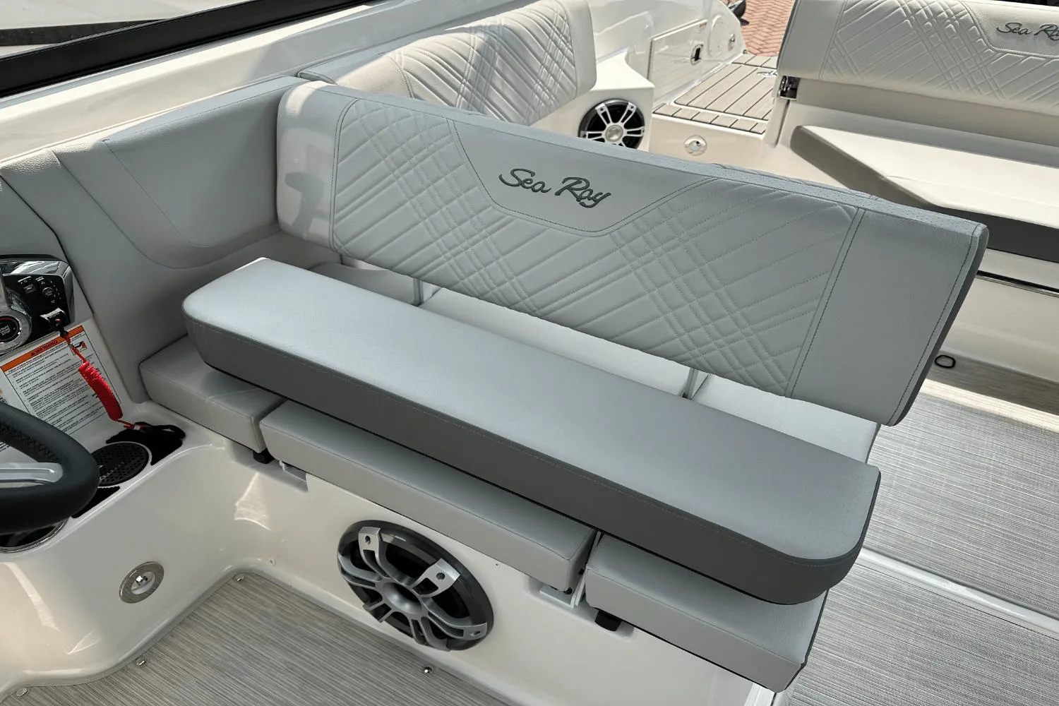 2025 Sea Ray SDX 250 Outboard Image Thumbnail #40