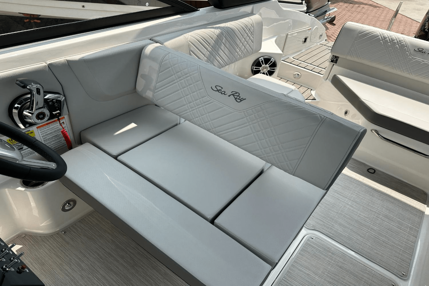 2025 Sea Ray SDX 250 Outboard Image Thumbnail #42