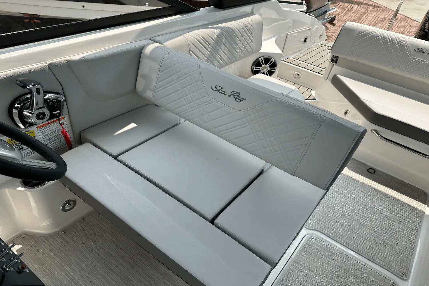 2025 Sea Ray SDX 250 Outboard Image Thumbnail #42