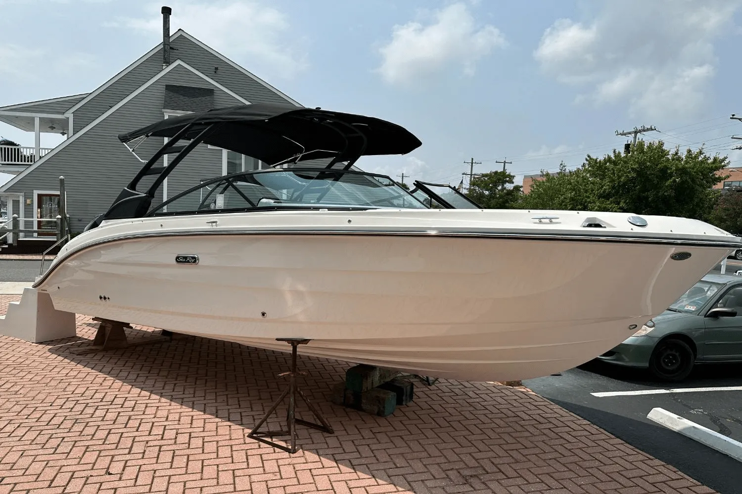 2025 Sea Ray SDX 250 Outboard Image Thumbnail #0