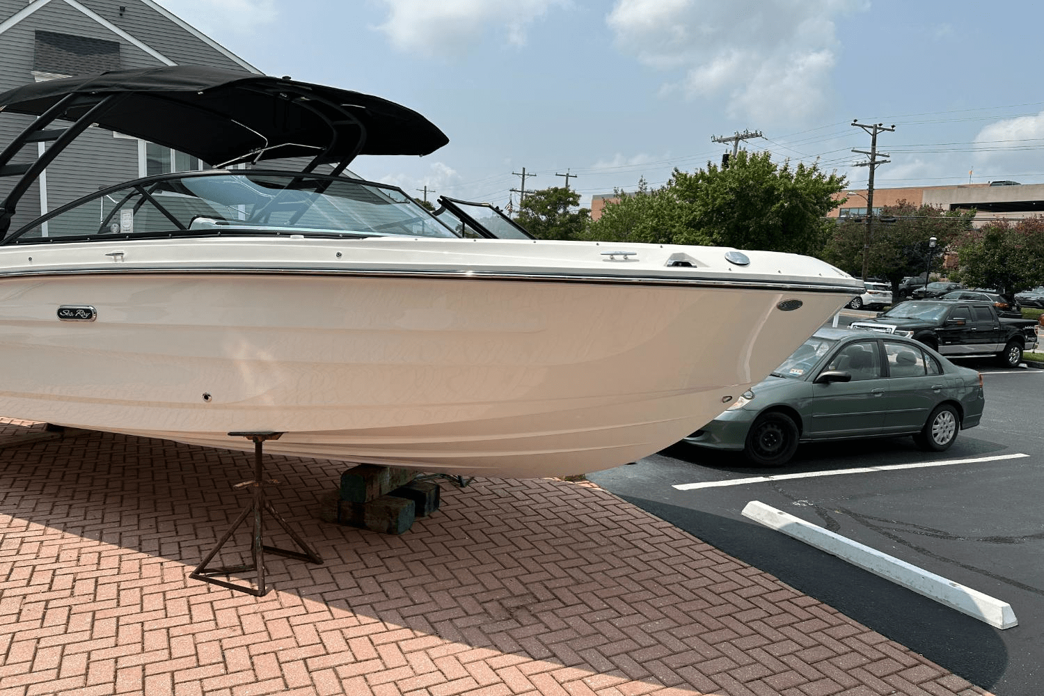 2025 Sea Ray SDX 250 Outboard Image Thumbnail #2