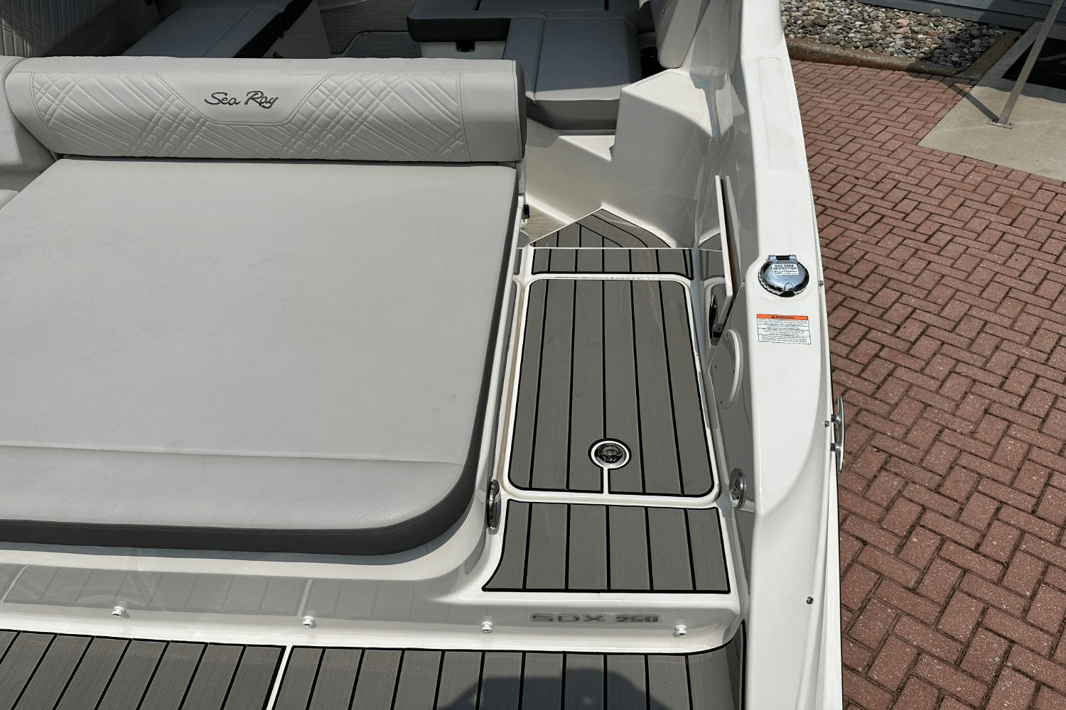 2025 Sea Ray SDX 250 Outboard Image Thumbnail #16