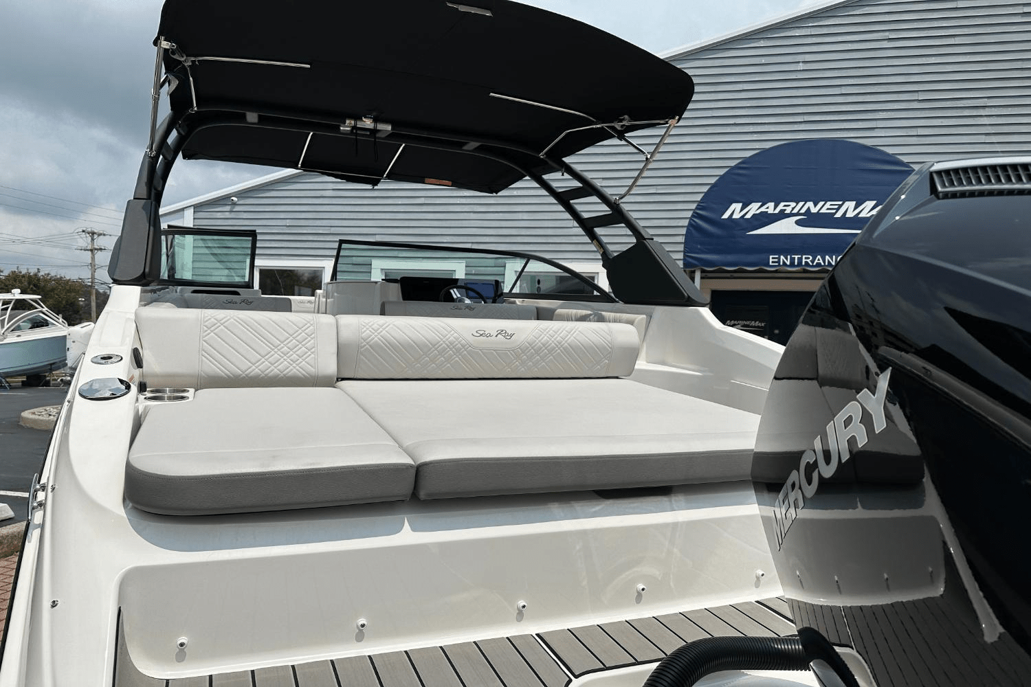 2025 Sea Ray SDX 250 Outboard Image Thumbnail #15