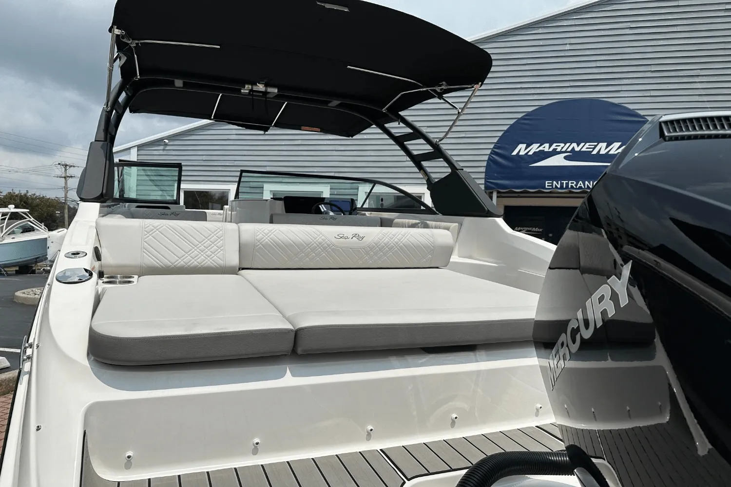 2025 Sea Ray SDX 250 Outboard Image Thumbnail #15