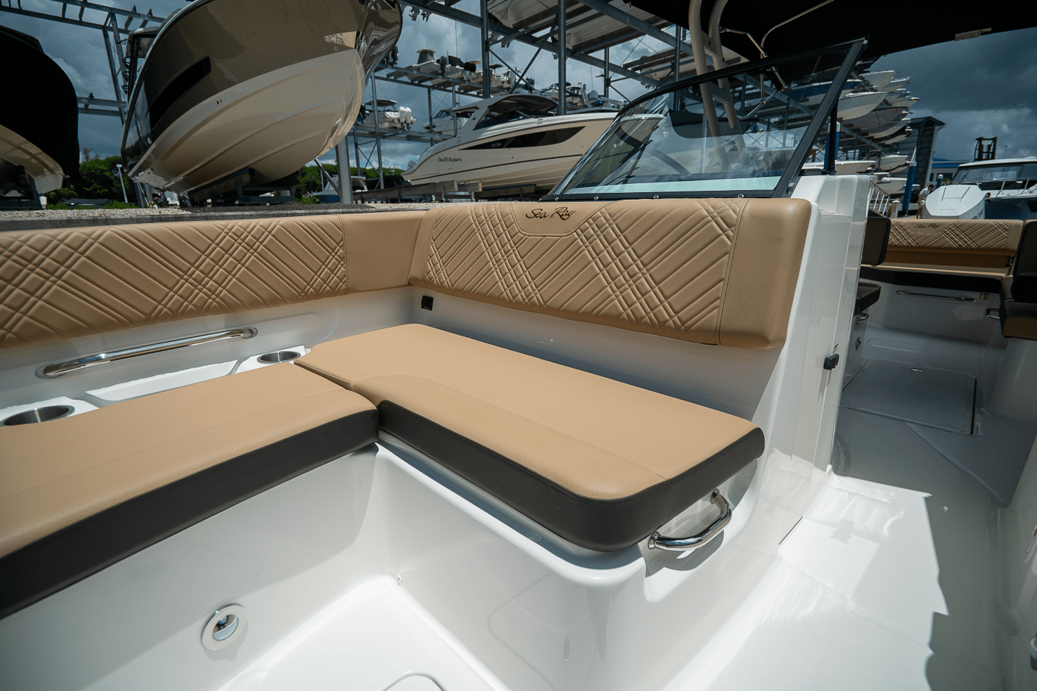 2025 Sea Ray SDX 270 Outboard Image Thumbnail #21
